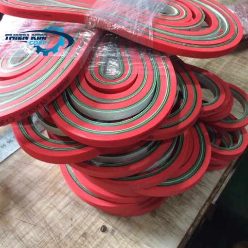 Băng tải PVC xanh dán cao su đỏ